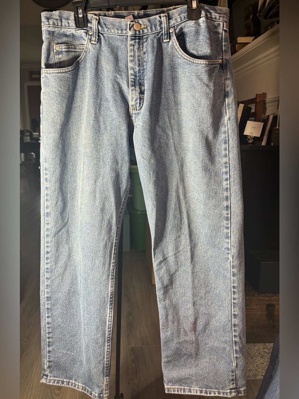 Wrangler Men's Light Wash Blue Jeans 36 x 29 EPC